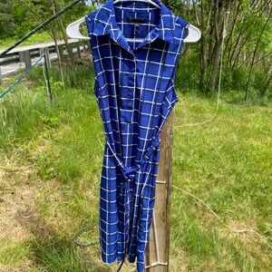 Banana republic dress.  Size 4.  Button with sash